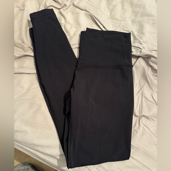 Size 4 Black Lululemon Leggings - Picture 1 of 5
